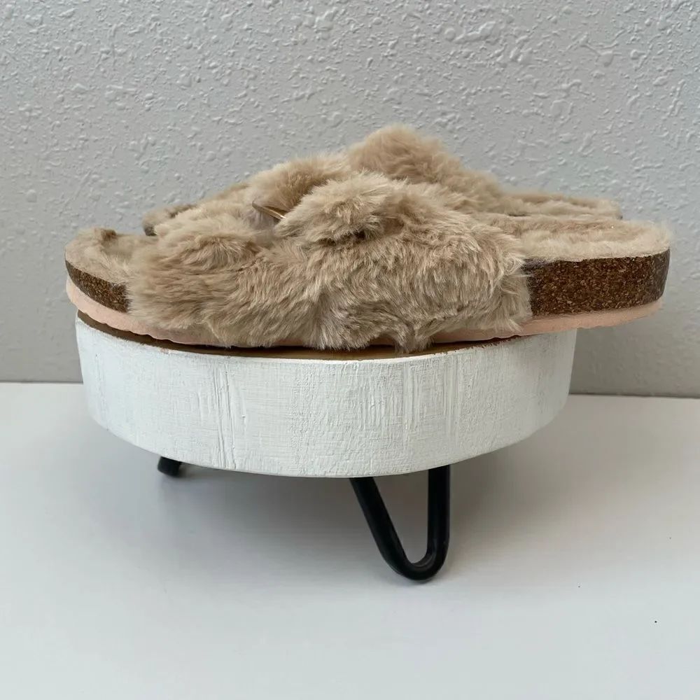 NWOT Fitory Faux Fur Slipper Sandals Size 7